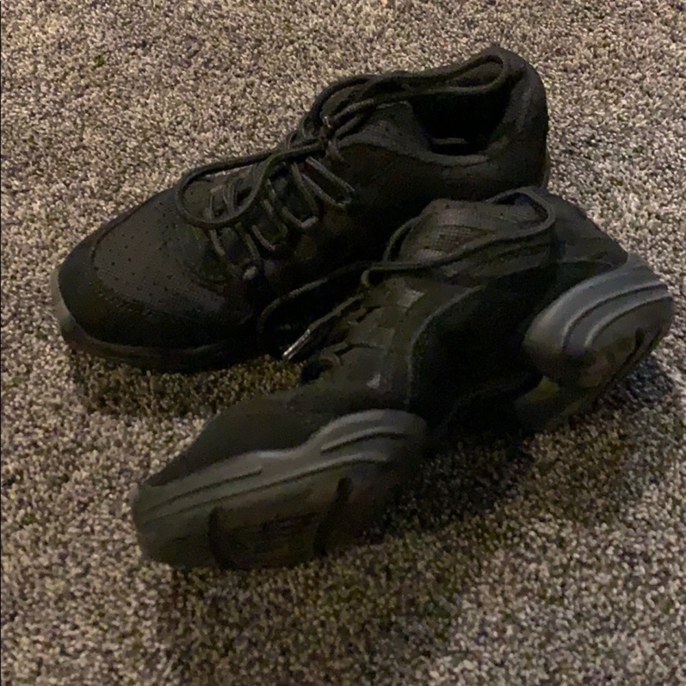capezio split sole hip hop sneakers US size 6